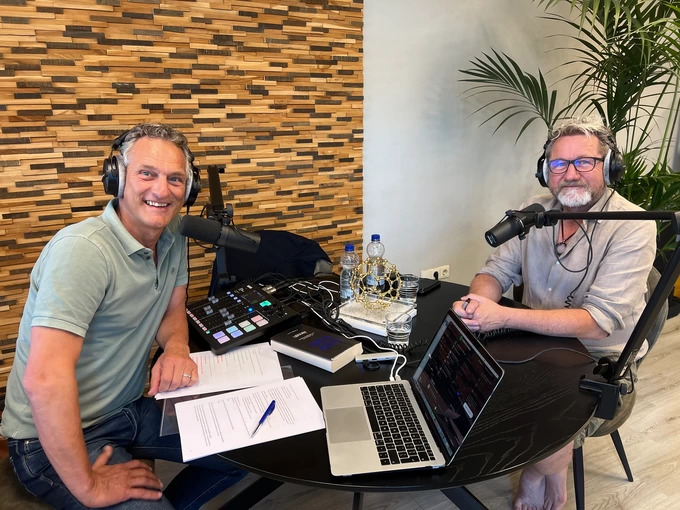 #25 Podcast Eigenwijz met als gast Janosh 